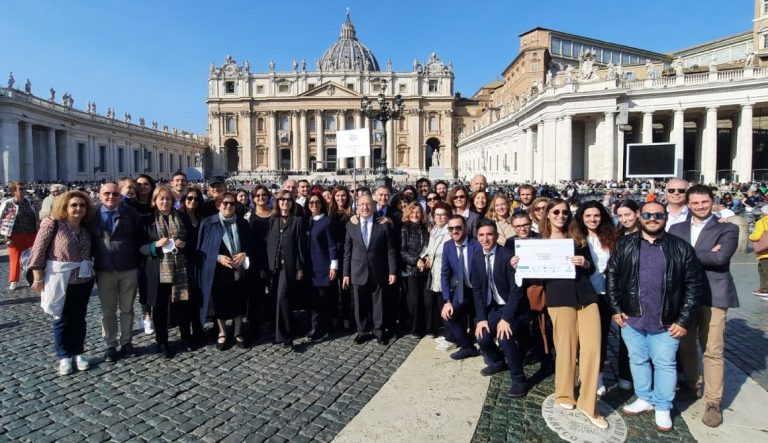 Oltre 400 reumatologi e pazienti in udienza dal Papa
